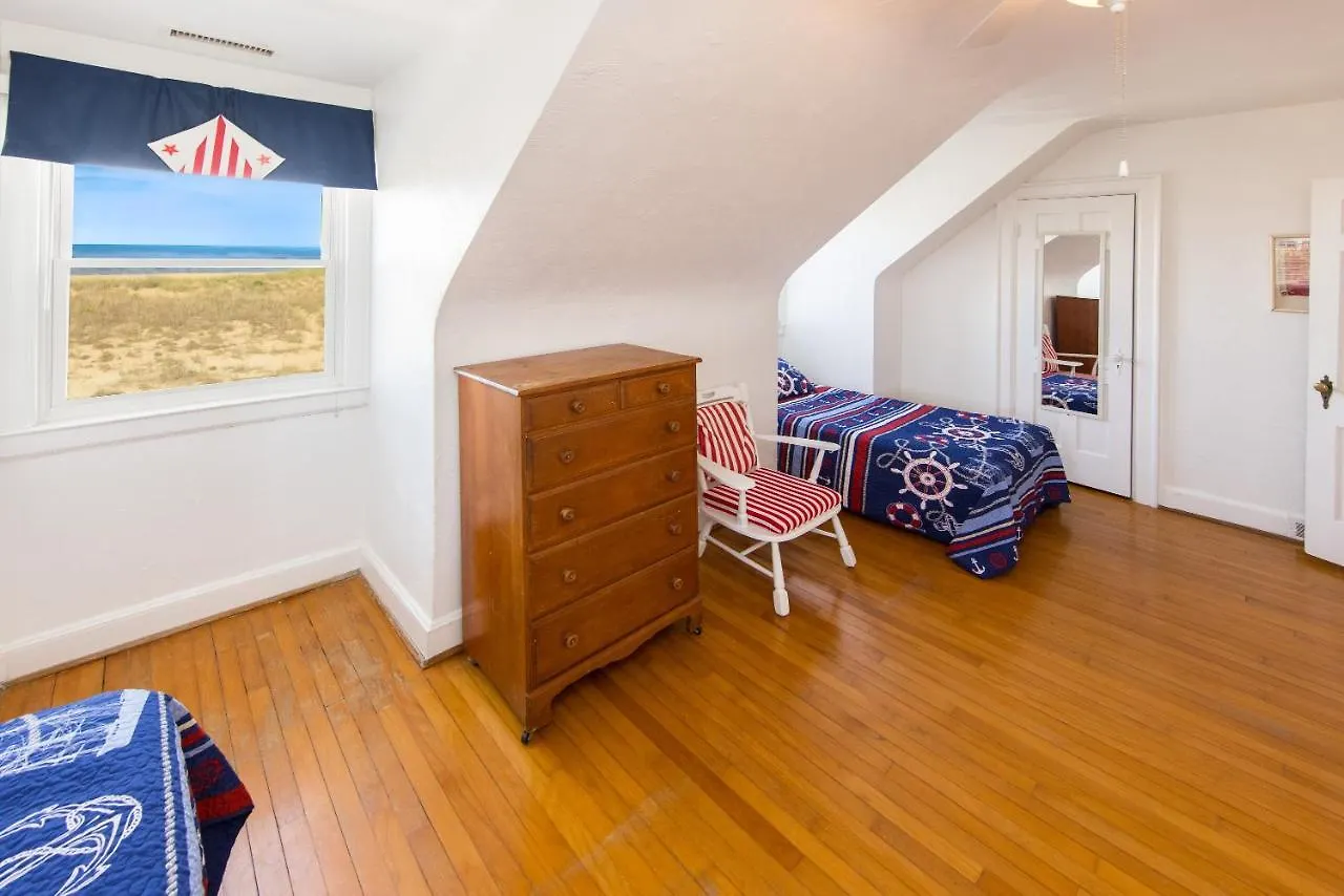 Holiday home Harshaw Beach House - North End Oceanfront Virginia Beach